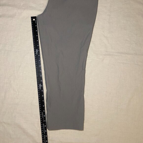 Tribal Fia Snap Button Capri Pant Womens 12P Light Grey Pull On Office EUC - Picture 8 of 10